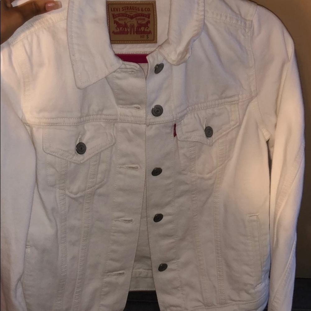White Levi’s Jean Jacket XS